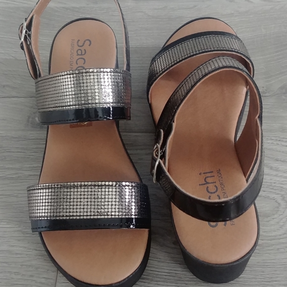 Sandals - Picture 6 of 6